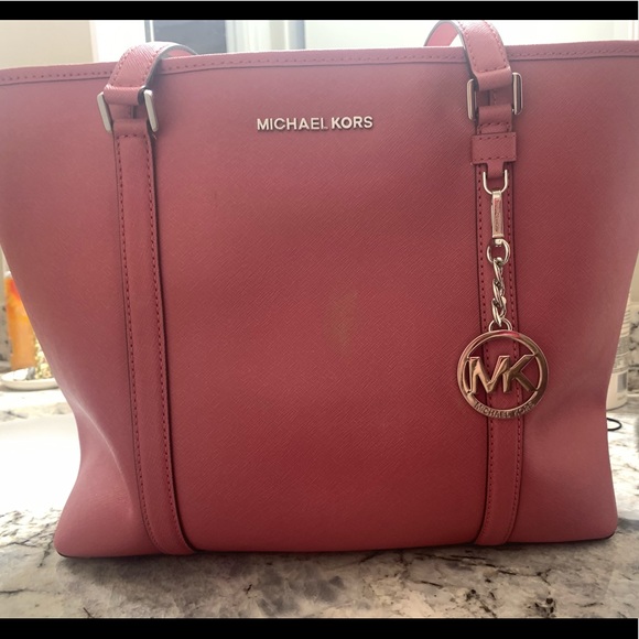 Michael Kors purse - Picture 1 of 5